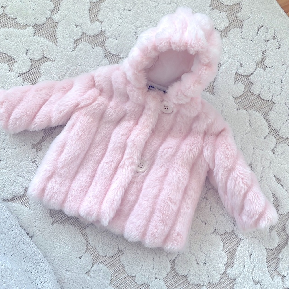 Excellent Condition Faux Fur jacket with zipper